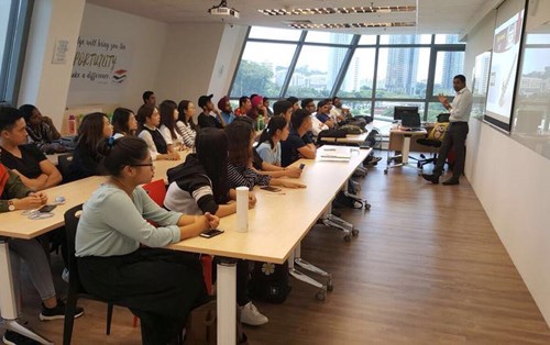 Sinh viên Đông Á với thị trường Singapore 