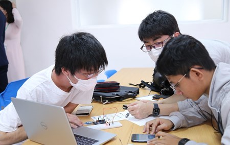 Đại học Đông Á đẩy mạnh hợp tác đào tạo nguồn nhân lực công nghệ số