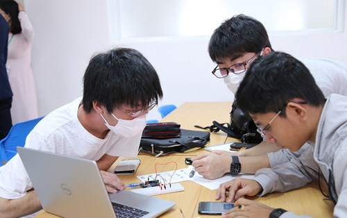 Đại học Đông Á đẩy mạnh hợp tác đào tạo nguồn nhân lực công nghệ số